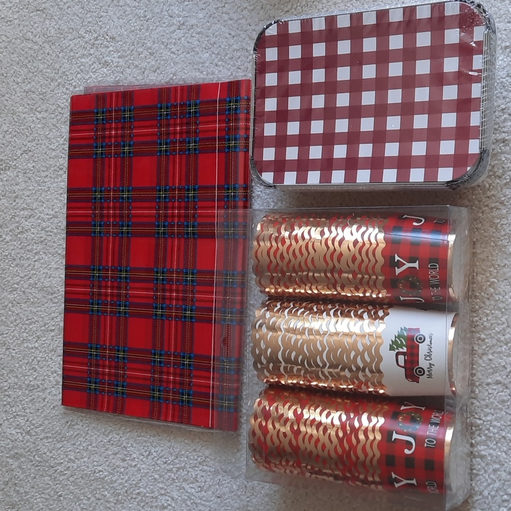 120 piece Holliday baking set